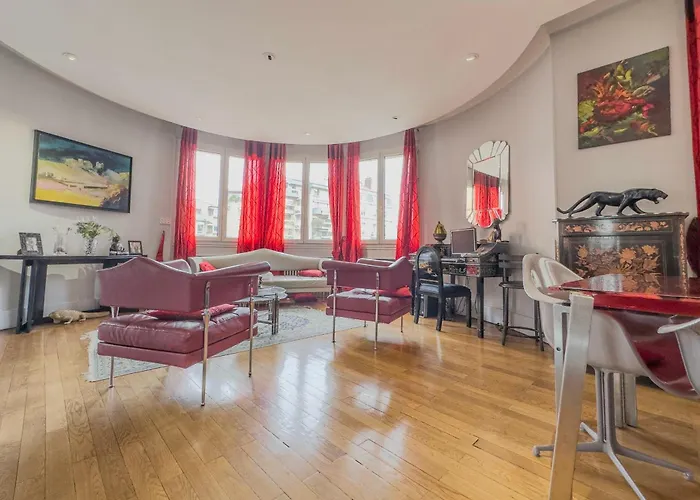 #h3 Le Fantasque City-center Shops Nearby T2 *