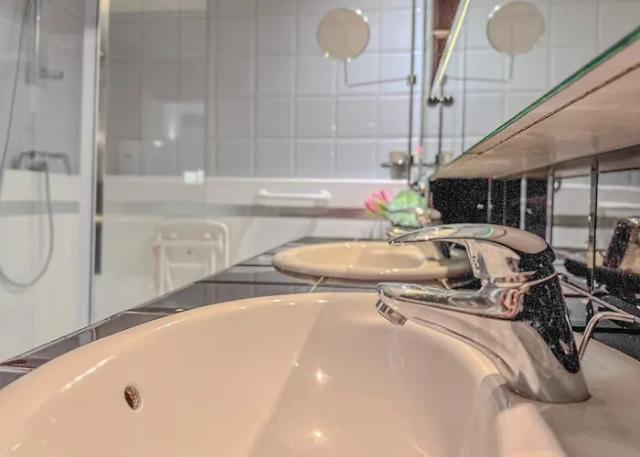 #h3 Le Fantasque City-center Shops Nearby T2