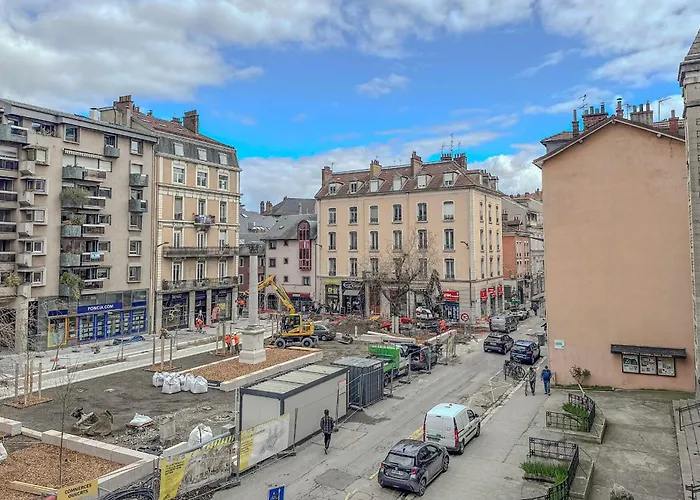 #h3 Le Fantasque City-center Shops Nearby T2 *