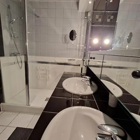 #h3 Le Fantasque City-center Shops Nearby T2 * グルノーブル